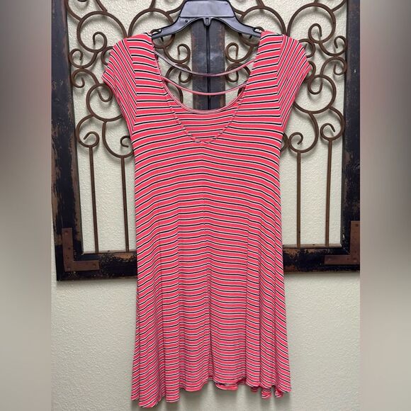 American Eagle Outfitters short sleeve mini dress - Picture 2 of 4